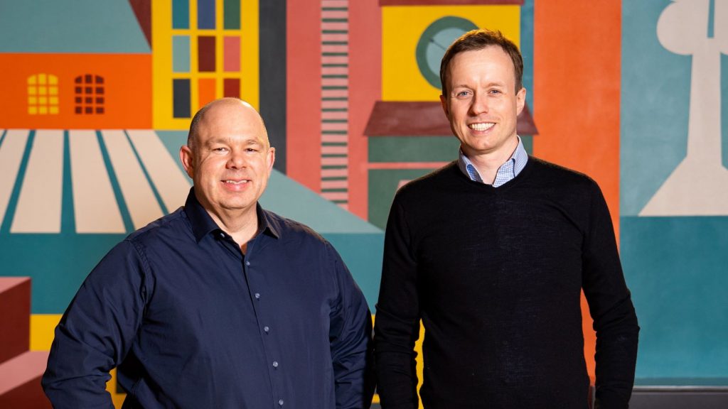 Apex-AI CEO Jan Becker (left) with MOIA CEO Sascha Meyer.