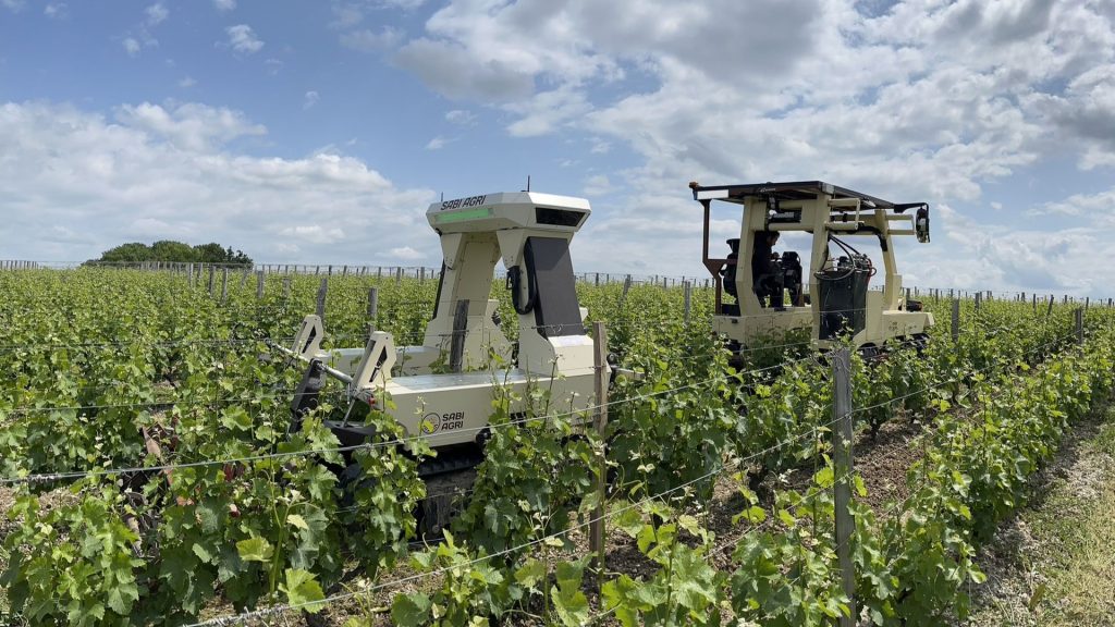 Zilus and Alpo work together in Robotic Harmony. (Source - SABI AGRI)